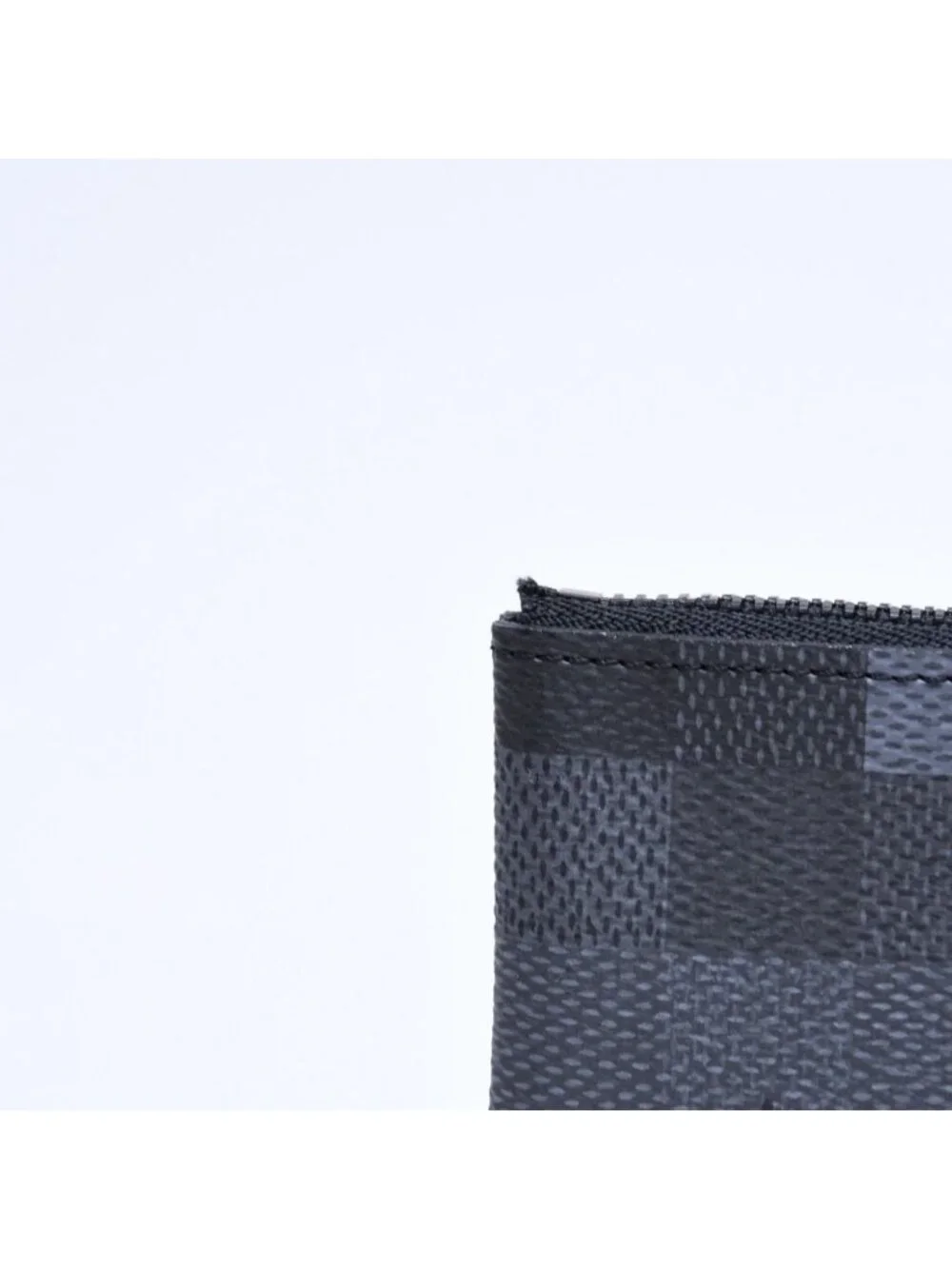 Louis Vuitton leather smell from